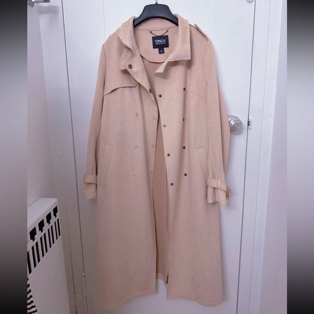 Blush Pink Faux Suede Long Trench Coat
Minimalist Aesthetic